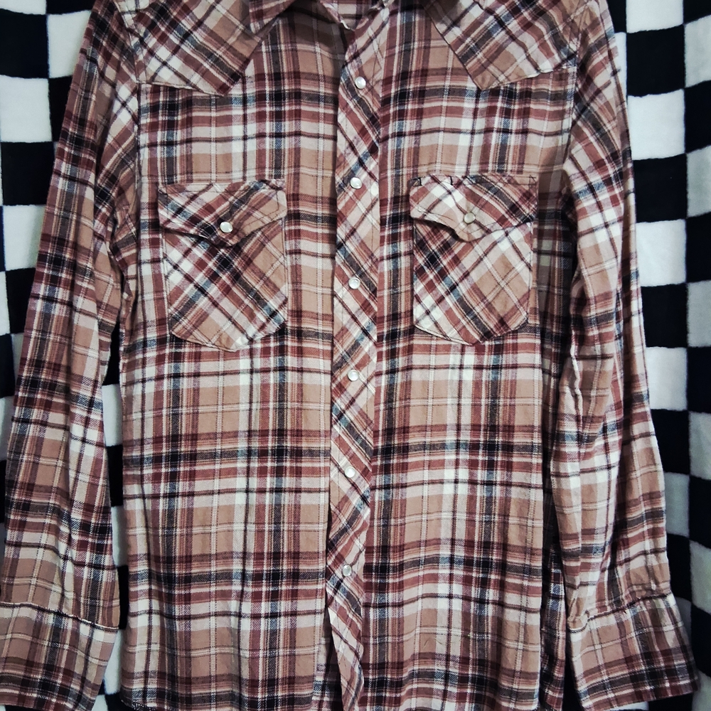 Wrangler Men's Tan and Brown Plaid Pearl Snap Button Down Shirt
